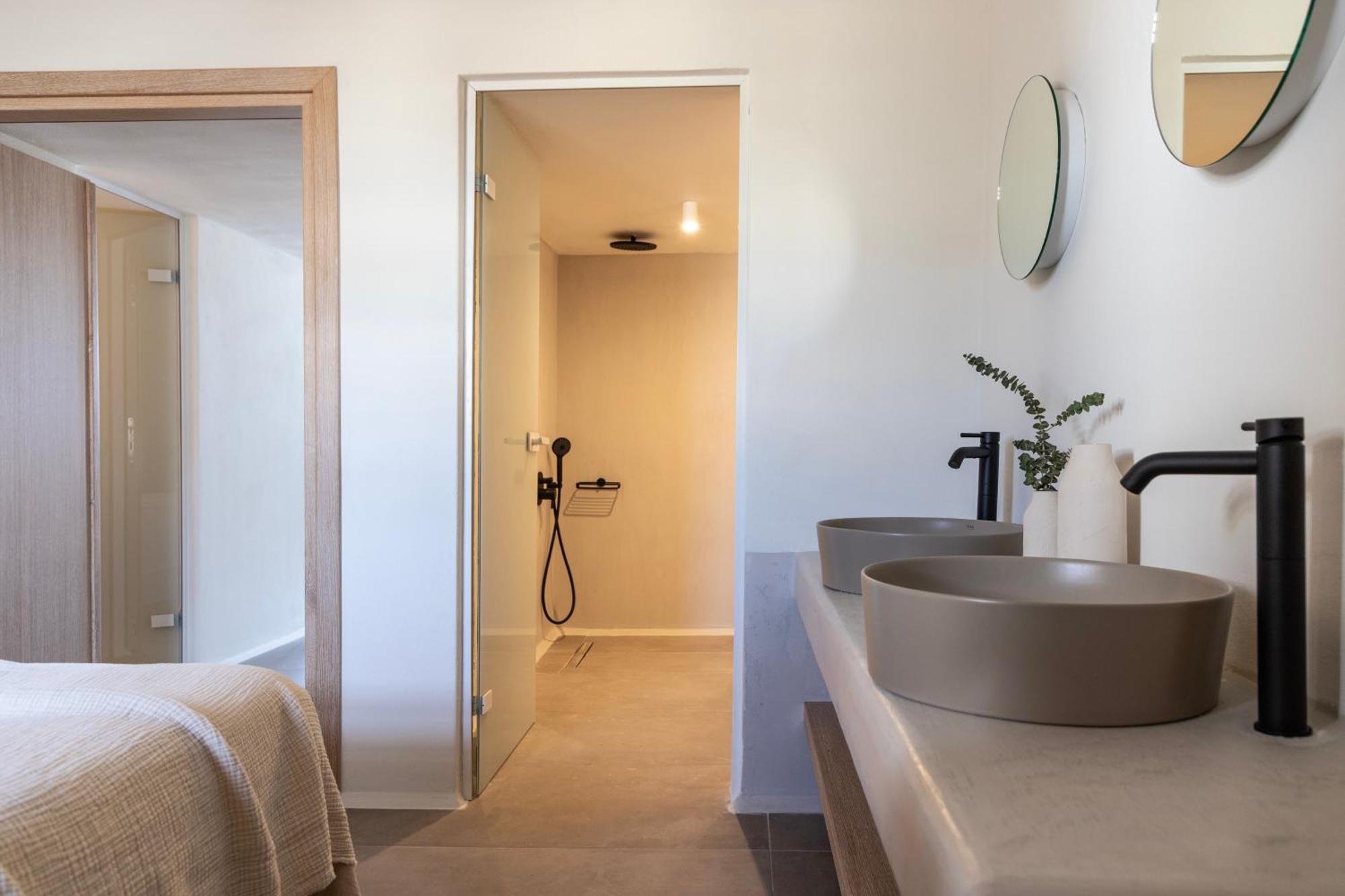 Frescoes Luxury Suites By Kb Hospitality 梅萨雷亚 外观 照片